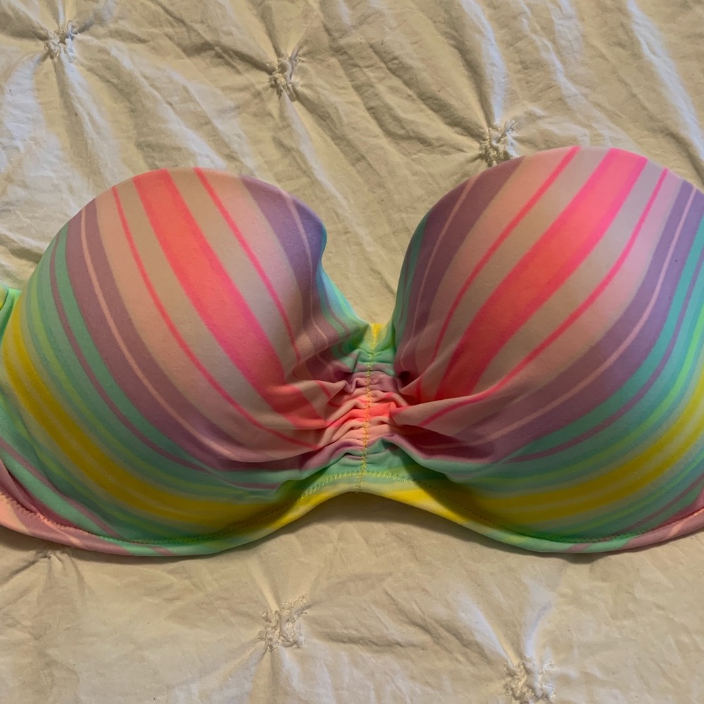 Victoria’s Secret bikini